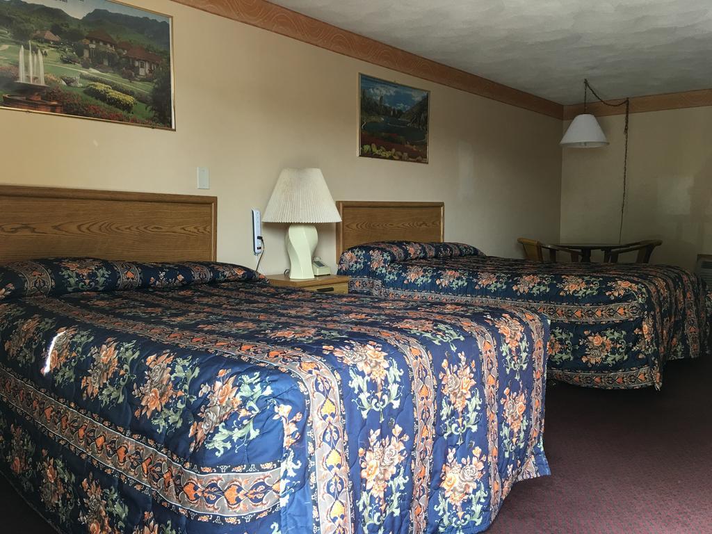 Knotty Pine Motel Salisbury Exterior photo